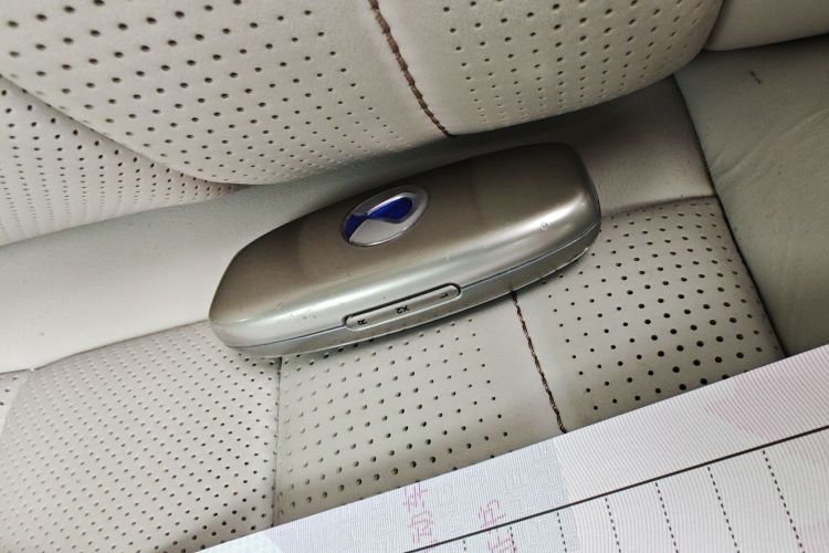 腾势D9 2022款 DM-i 1040 尊贵型中控内饰7001