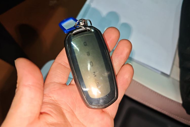 吉利银河 2025款 210km 熊猫卡丁中控内饰11