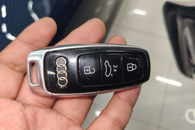 奥迪A7L 2022款 45 TFSI S-line 筑梦未来版中控内饰7001