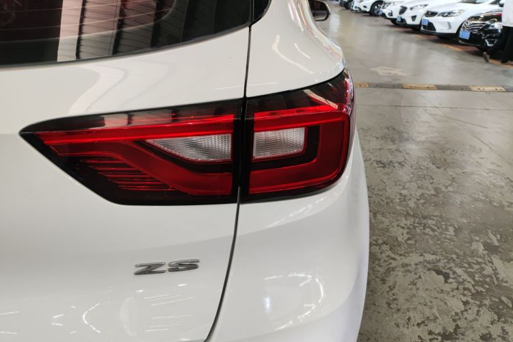 名爵ZS 2018款 1.5L 自动精英版 国V车身外观9