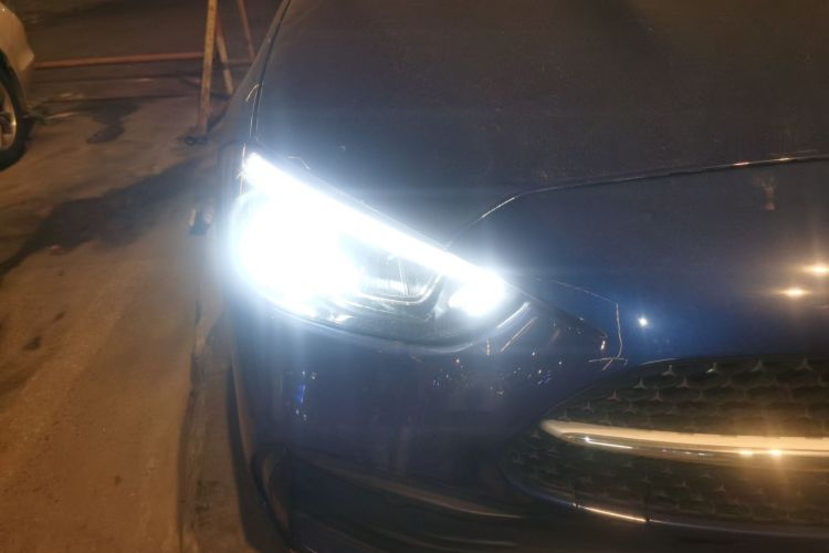 奔驰C级 2022款 C 260 L 运动版车身外观8