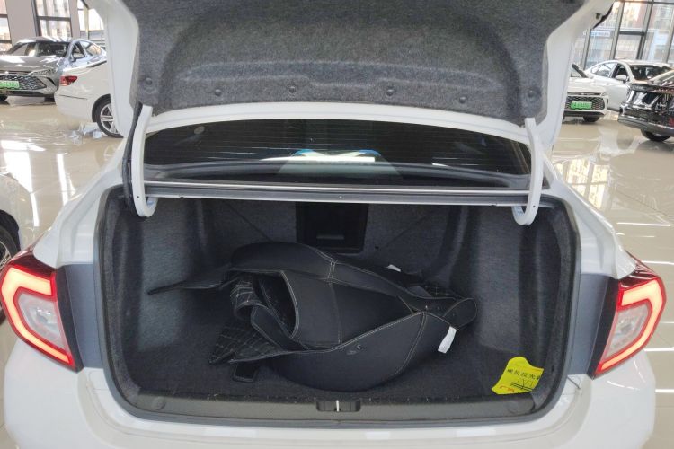 本田 凌派 2022款 180Turbo CVT豪华版机舱底盘23