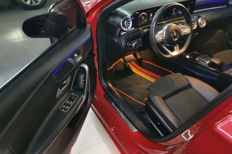 奔驰A级 2021款 A 200 L 运动轿车时尚型中控内饰7003