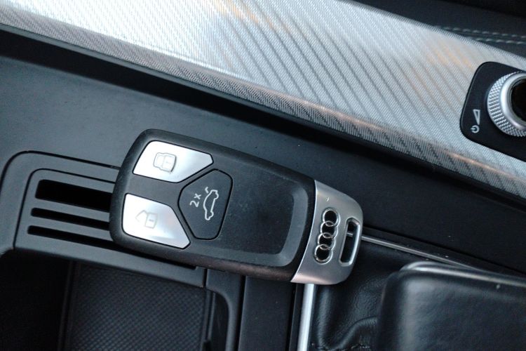 奥迪A4L 2020款 40 TFSI 时尚致雅型中控内饰7001