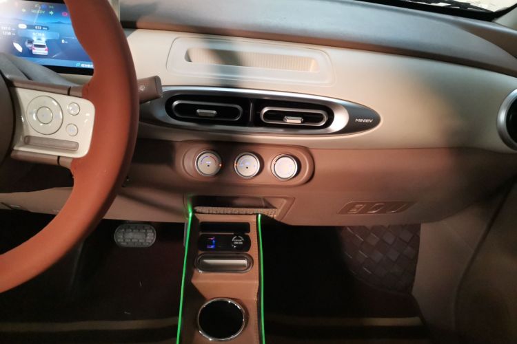 五菱汽车 宏光MINIEV 2025款 四门版 进阶款中控内饰16