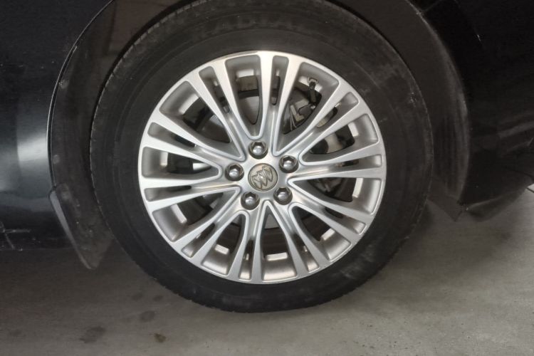 别克 英朗 2015款 15N 自动精英型车身外观10