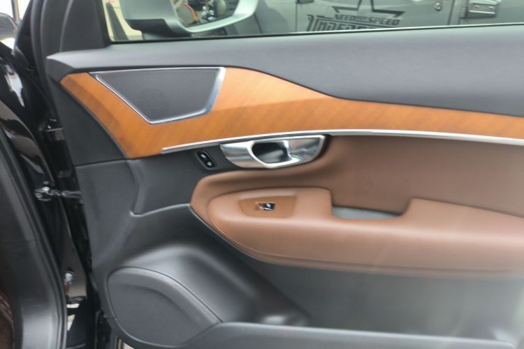 沃尔沃XC90 2022款 B5 智行豪华版 5座中控内饰7005