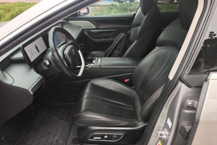 小鹏P7 2022款 586G中控内饰19