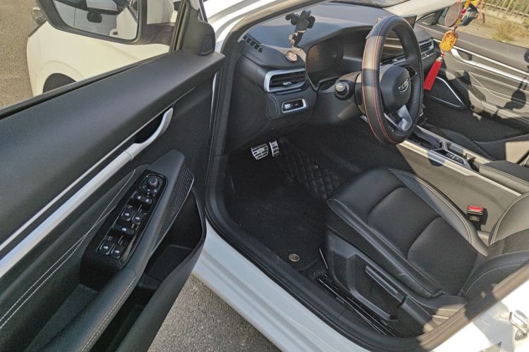 吉利汽车 帝豪 2023款 第4代冠军版 1.5L CVT尊贵型中控内饰20