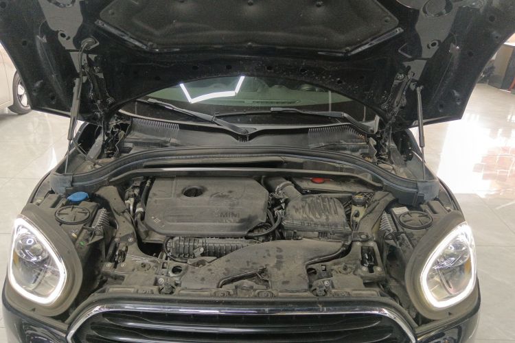 MINI Countryman 2020款 1.5T COOPER 鉴赏家机舱底盘24