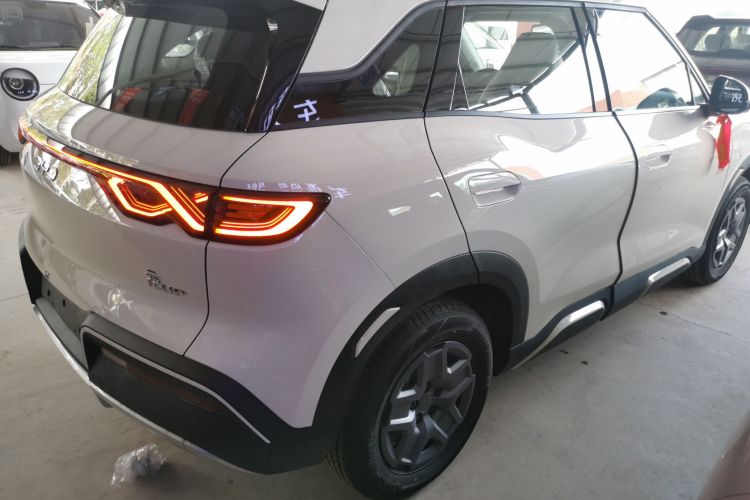 比亚迪 元UP 2025款 301KM 领航型车身外观6005