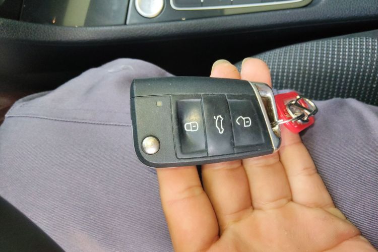 大众 高尔夫 2020款 挚爱版 280TSI DSG舒适型中控内饰11