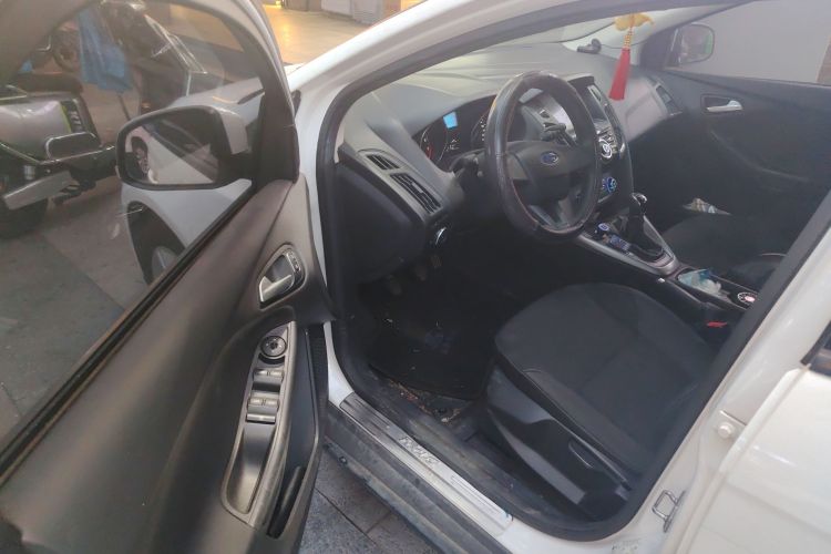 福特 福克斯 2017款 两厢 1.6L 手动舒适型智行版中控内饰7003