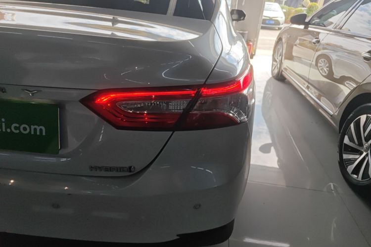 丰田 凯美瑞 2021款 双擎 2.5HGVP 领先版车身外观9