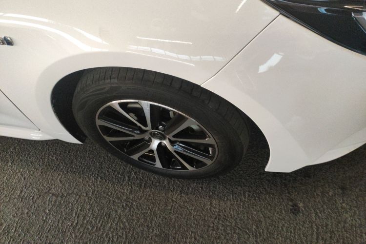 丰田 雷凌 2023款 智能电混双擎 1.8L 领先版车身外观6007