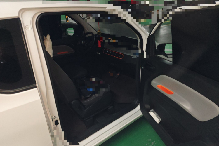 五菱汽车 宏光MINIEV 2022款 自在款 磷酸铁锂局部细节9005