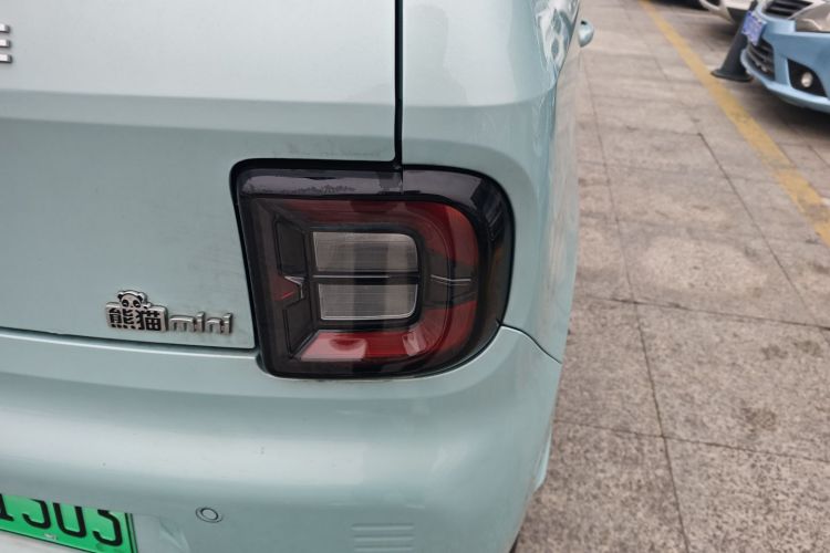 吉利银河 2024款 熊猫mini 200km 耐力熊车身外观9