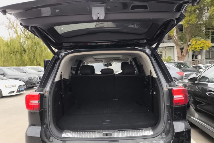 荣威RX8 2019款 30T 智联网两驱超群旗舰版机舱底盘23