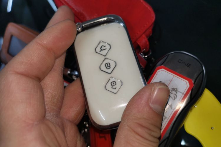 吉利银河 银河星耀6 2026款 125km探索+版中控内饰7001