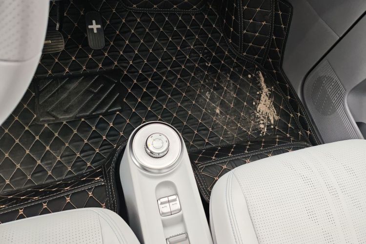 五菱汽车 五菱Air ev晴空 2023款 四座-进阶版中控内饰18