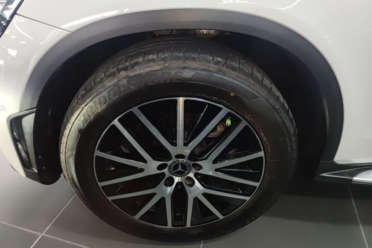 奔驰GLC轿跑 2022款 改款 GLC 300 4MATIC 轿跑SUV车身外观6007