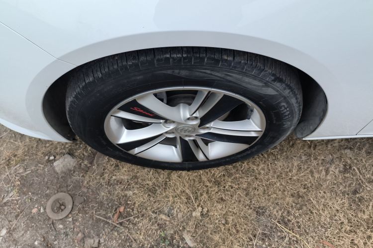 别克 君威 2019款 20T 精英型 国VI车身外观6007