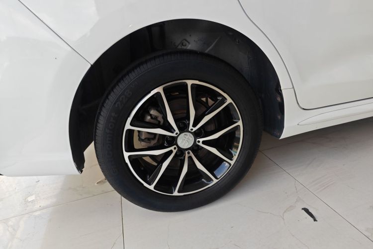 比亚迪 宋MAX 2018款 1.5T 自动智联豪华型 6座车身外观56