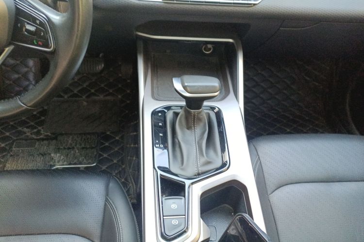 吉利汽车 帝豪 2022款 第4代 1.5L CVT尊贵型中控内饰18