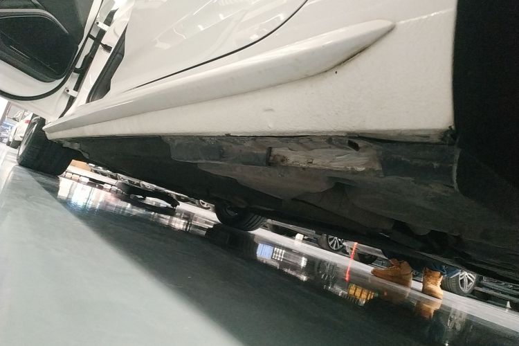 奥迪A4L 2019款 40 TFSI 进取型 国VI局部细节9002