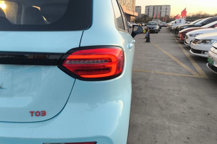 零跑汽车 零跑T03 2025款 403舒享版车身外观9