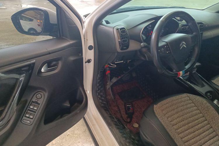 雪铁龙C3-XR 2019款 230THP DCT越领版中控内饰20