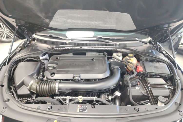 别克 君越 2022款 652T 豪华型机舱底盘24