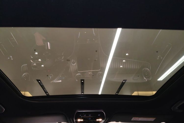 奔驰C级新能源 2023款 C 350 eL中控内饰22