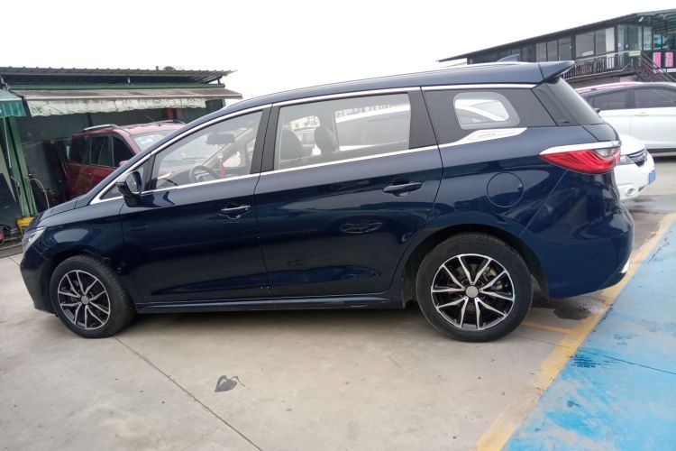 比亚迪 宋MAX 2017款 1.5T 自动智联精英型 7座车身外观6003