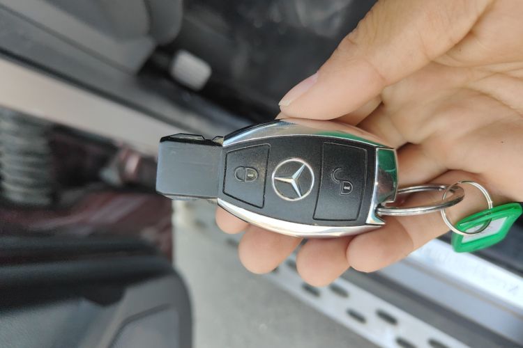 奔驰GLK级(进口) 2011款 GLK 300 4MATIC 动感型中控内饰7001