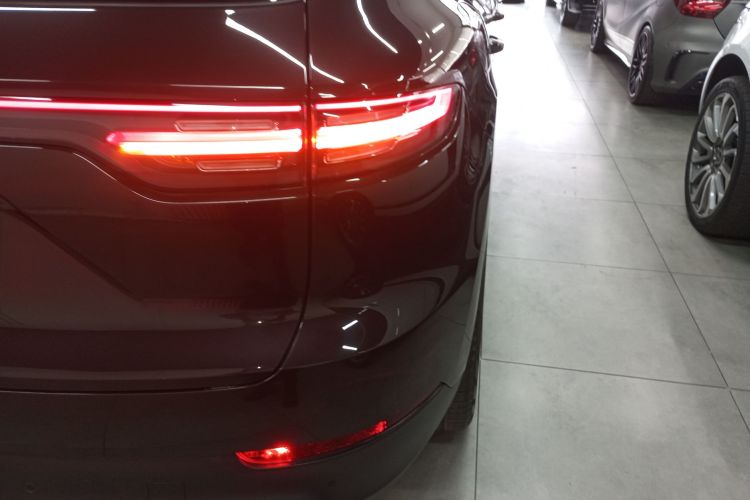 保时捷 2018款 Cayenne 3.0T车身外观9