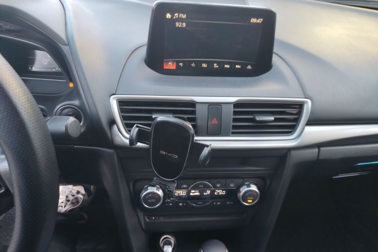 马自达3 昂克赛拉 2017款 三厢 1.5L 自动豪华型 国V中控内饰16