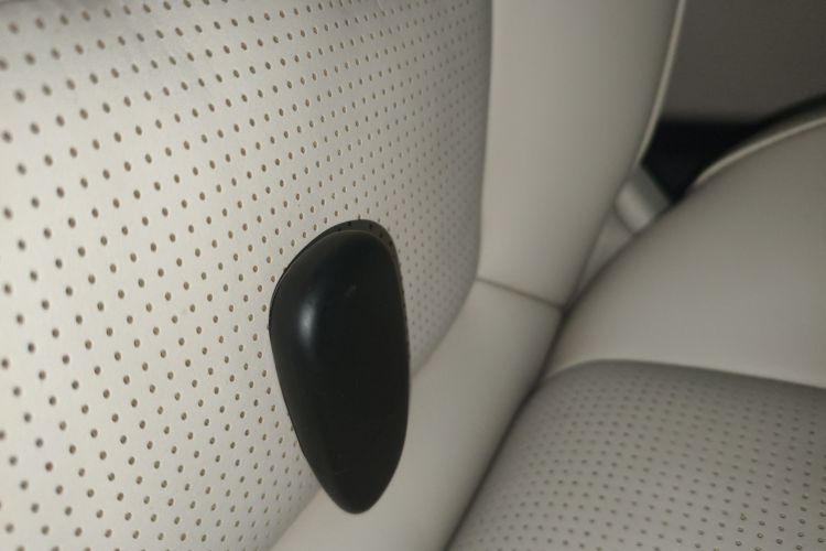 理想汽车 理想ONE 2020款 增程6座版中控内饰11