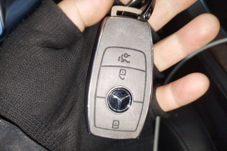 奔驰E级 2021款 改款 E 260 L中控内饰11