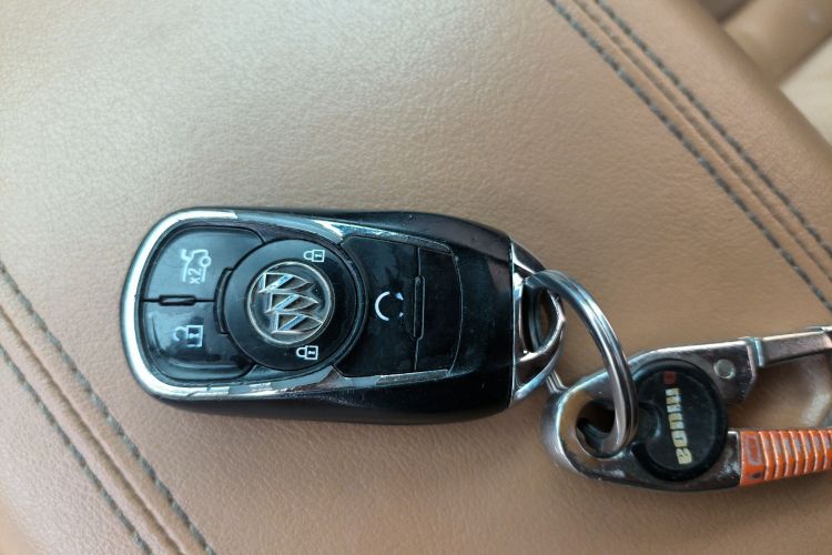 别克 君越 2016款 20T 精英型中控内饰7001