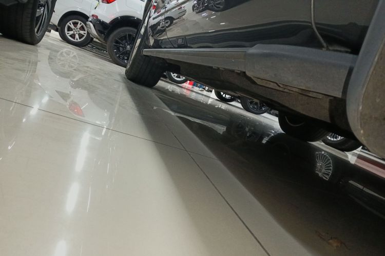 福特 探险者 2020款 EcoBoost 285 四驱钛金版 7座局部细节9001