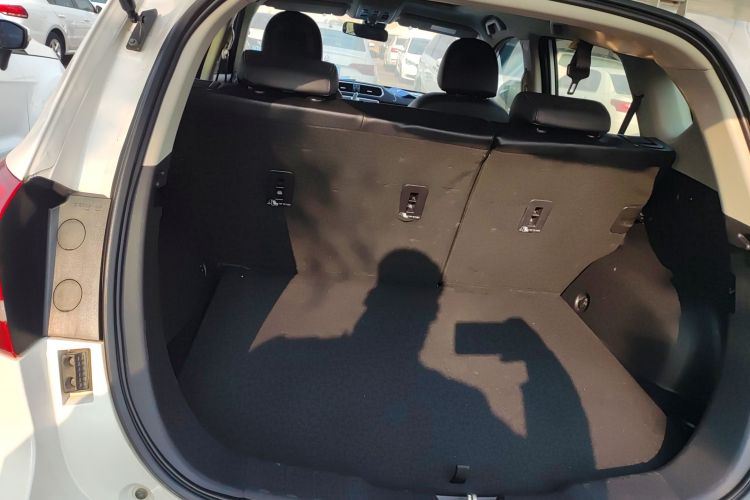 哈弗H2 2017款 红标 1.5T 手动两驱精英型机舱底盘23