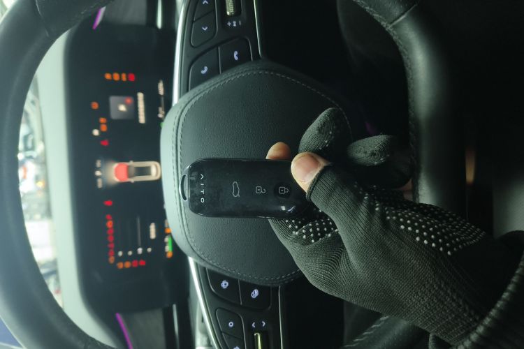 鸿蒙智行 问界M5 2022款 增程后驱标准版中控内饰11