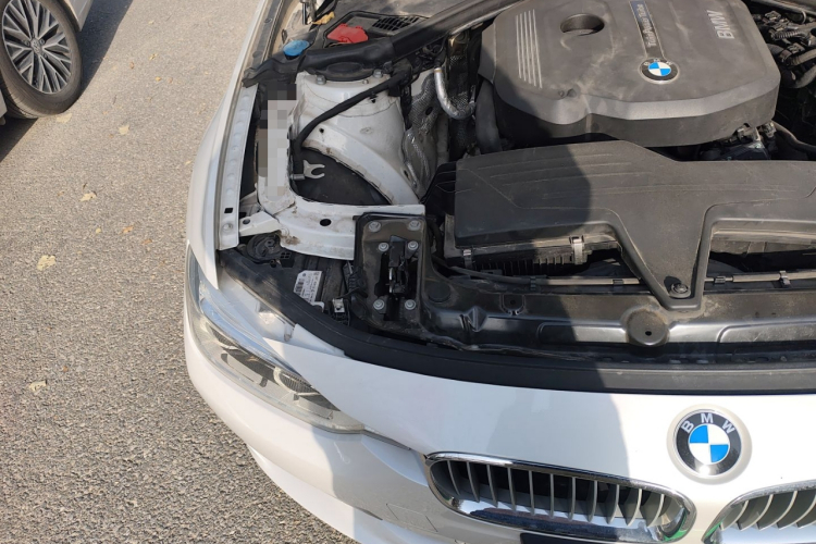 宝马3系 2018款 318Li局部细节9006