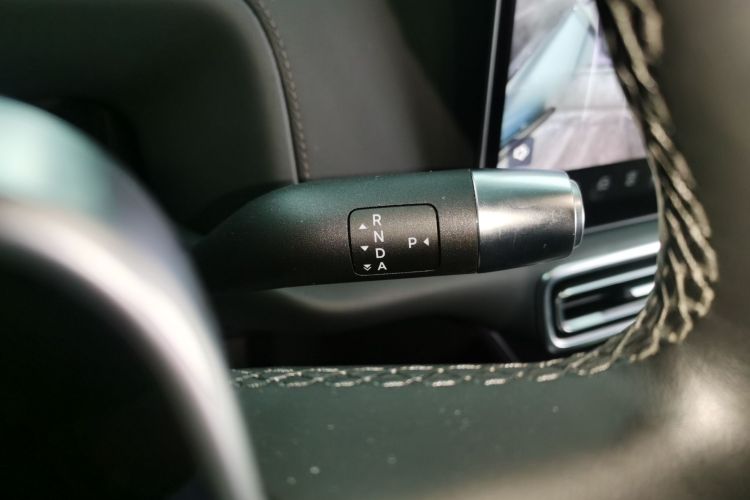 理想汽车 理想L9 2022款 Max局部细节18