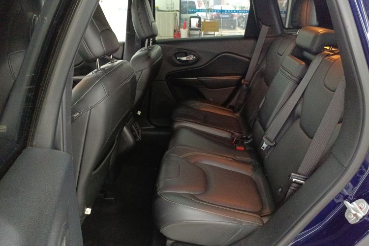 Jeep 自由光 2016款 2.0L 优越版中控内饰7004