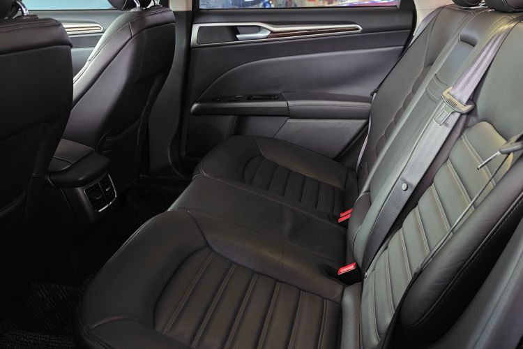 福特 蒙迪欧 2013款 2.0L GTDi200豪华型中控内饰7004