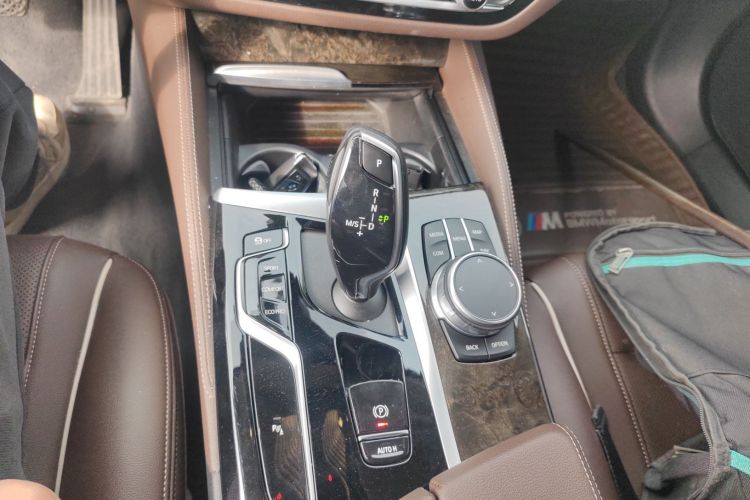 宝马5系 2021款 改款 530Li 领先型 豪华套装局部细节18