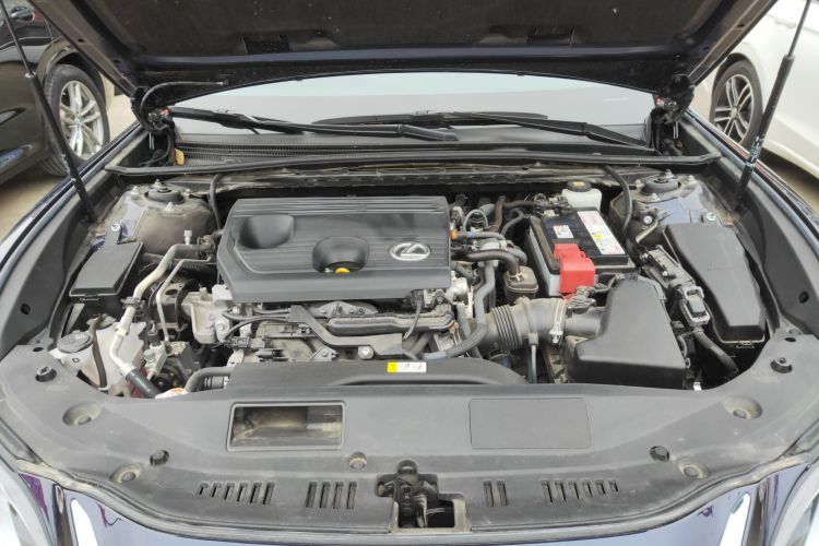 雷克萨斯ES 2022款 200 卓越版机舱底盘24