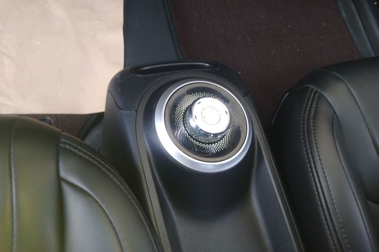 五菱汽车 五菱缤果 2023款 333km 快享款中控内饰18